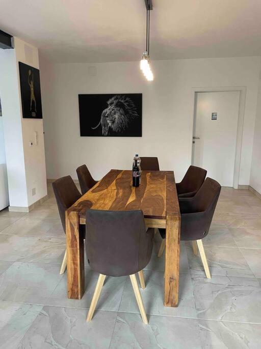 Moderne Wohnung Mit Stil Gross Gerungs Exterior photo
